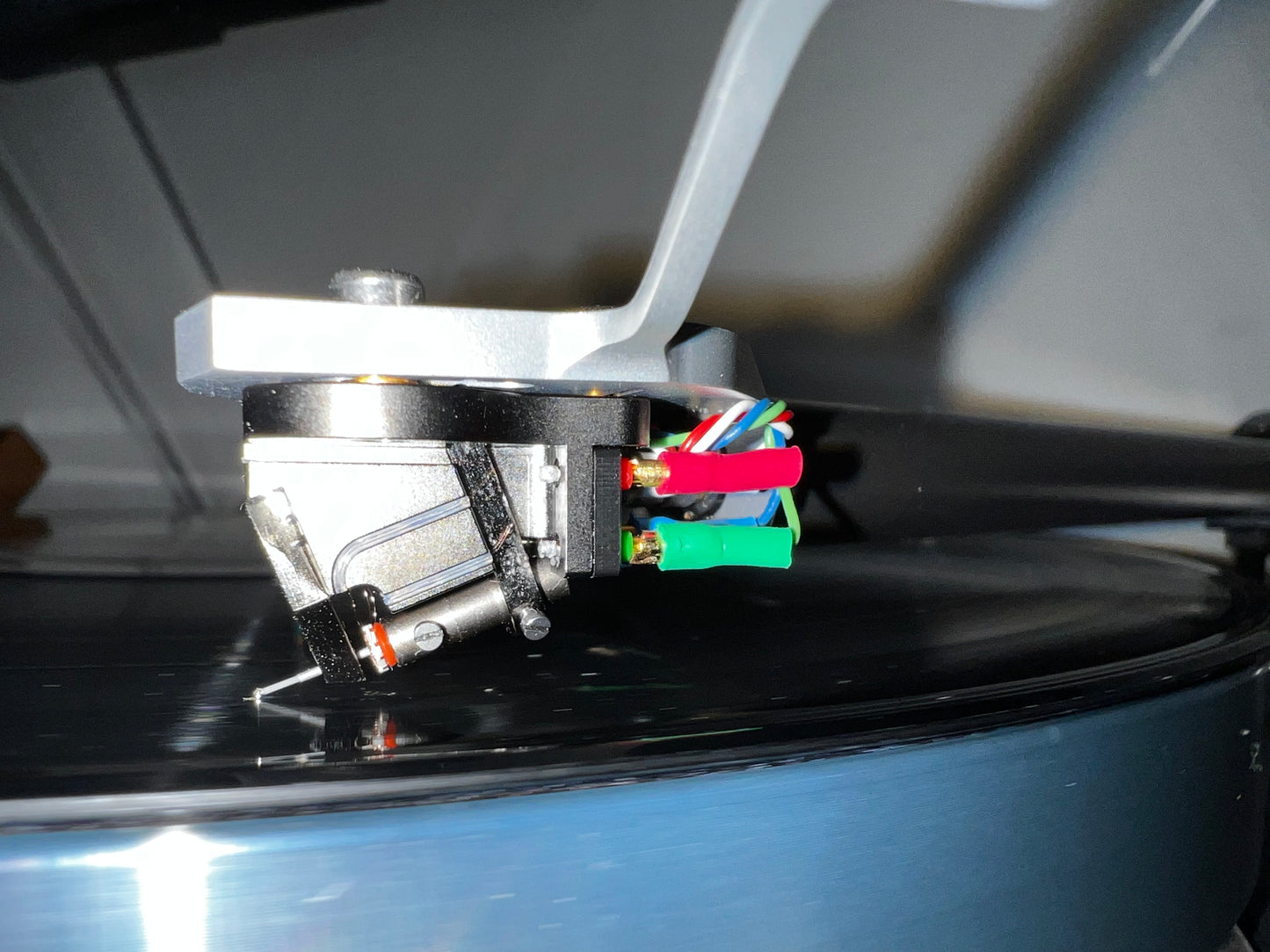 Linn LP12 Klimax turntable, Ecstatic MC speaker, Linn Radikal 2 power supply, Urika phono section