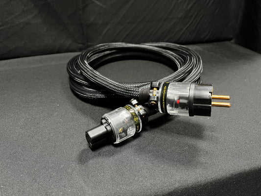 3 m langes Stromkabel von Neotech, Furutech-Anschlüsse