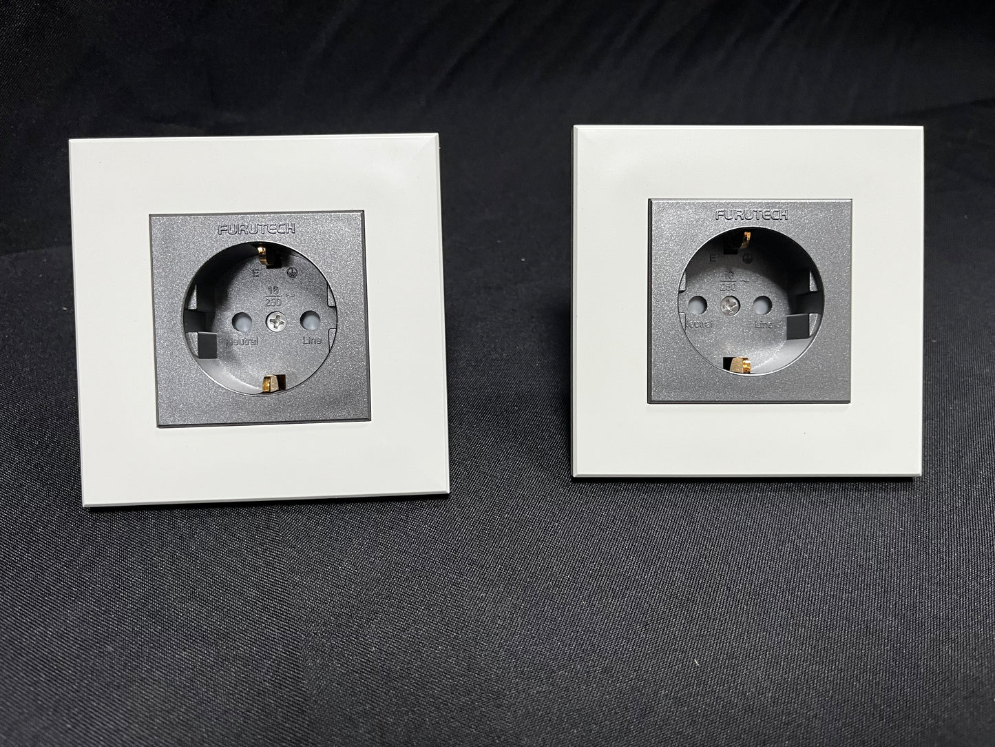 Furutech wall socket gold-plated copper