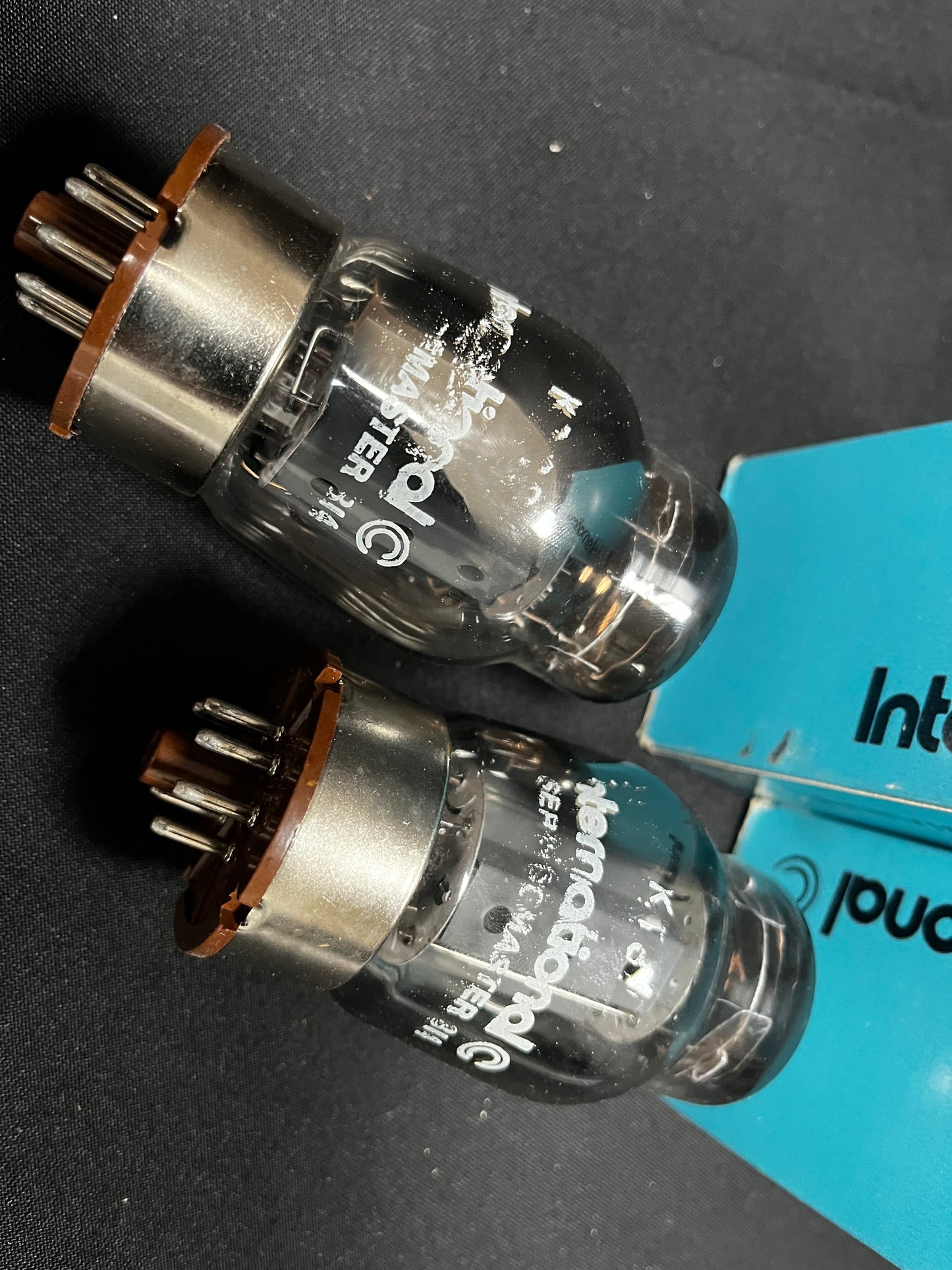 Internationale C KT88/6550 gepaarte Röhren