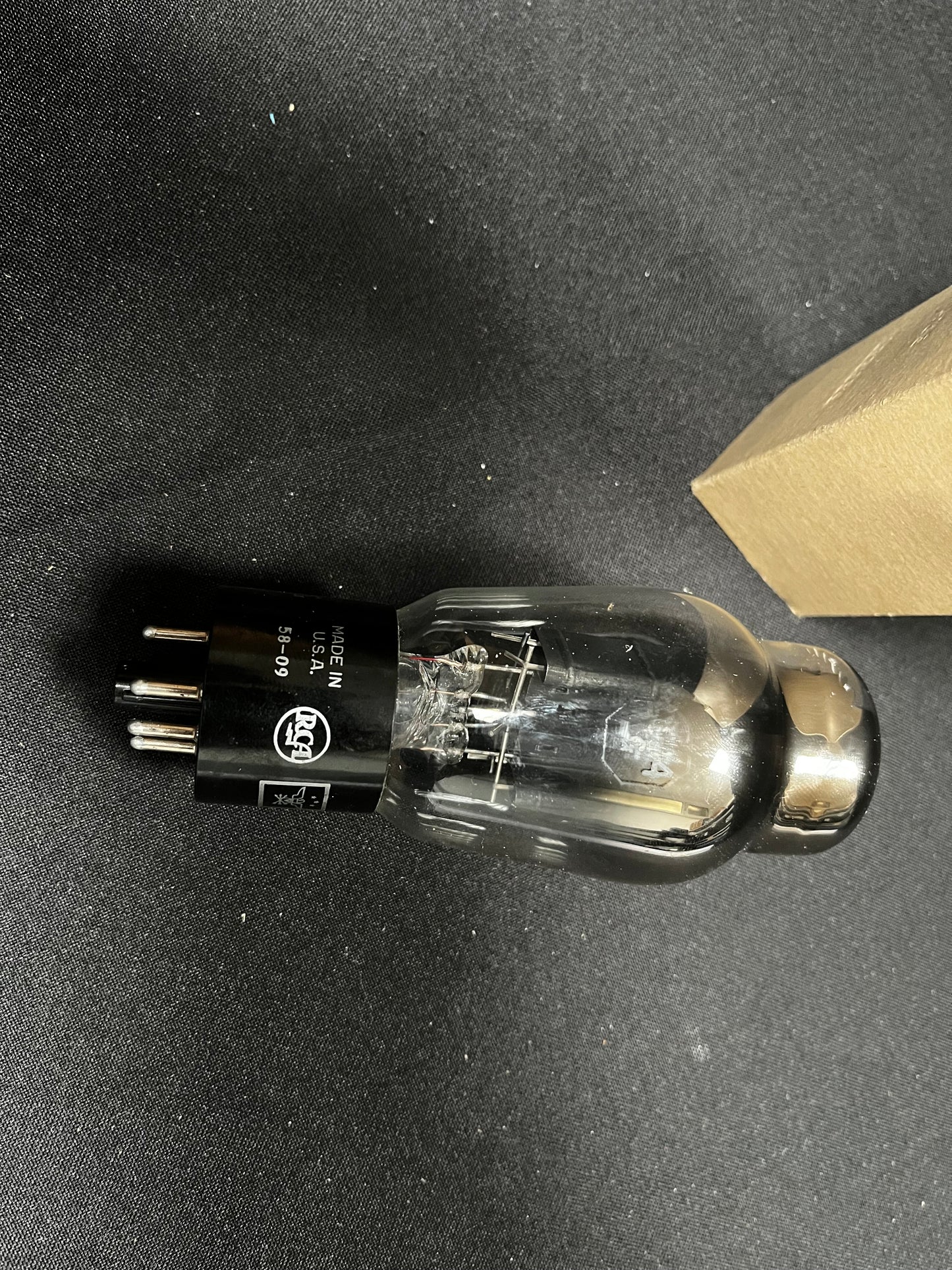 "Coke Bottle" top getter 5U4G RCA with black base