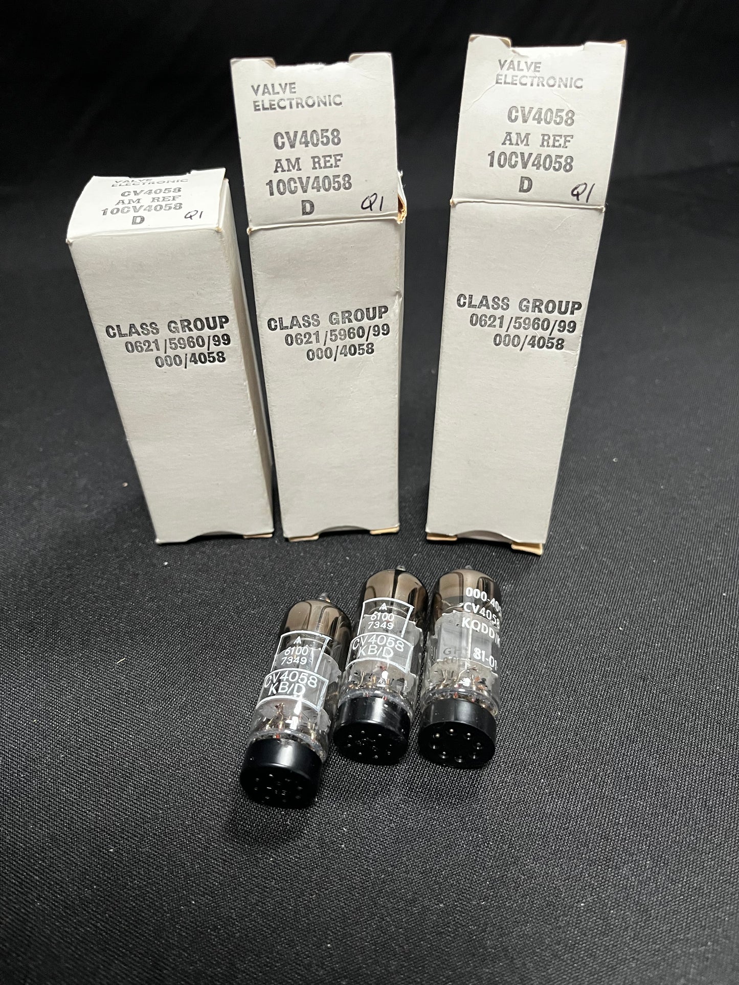 Mullard CV4058 NOS (trio)