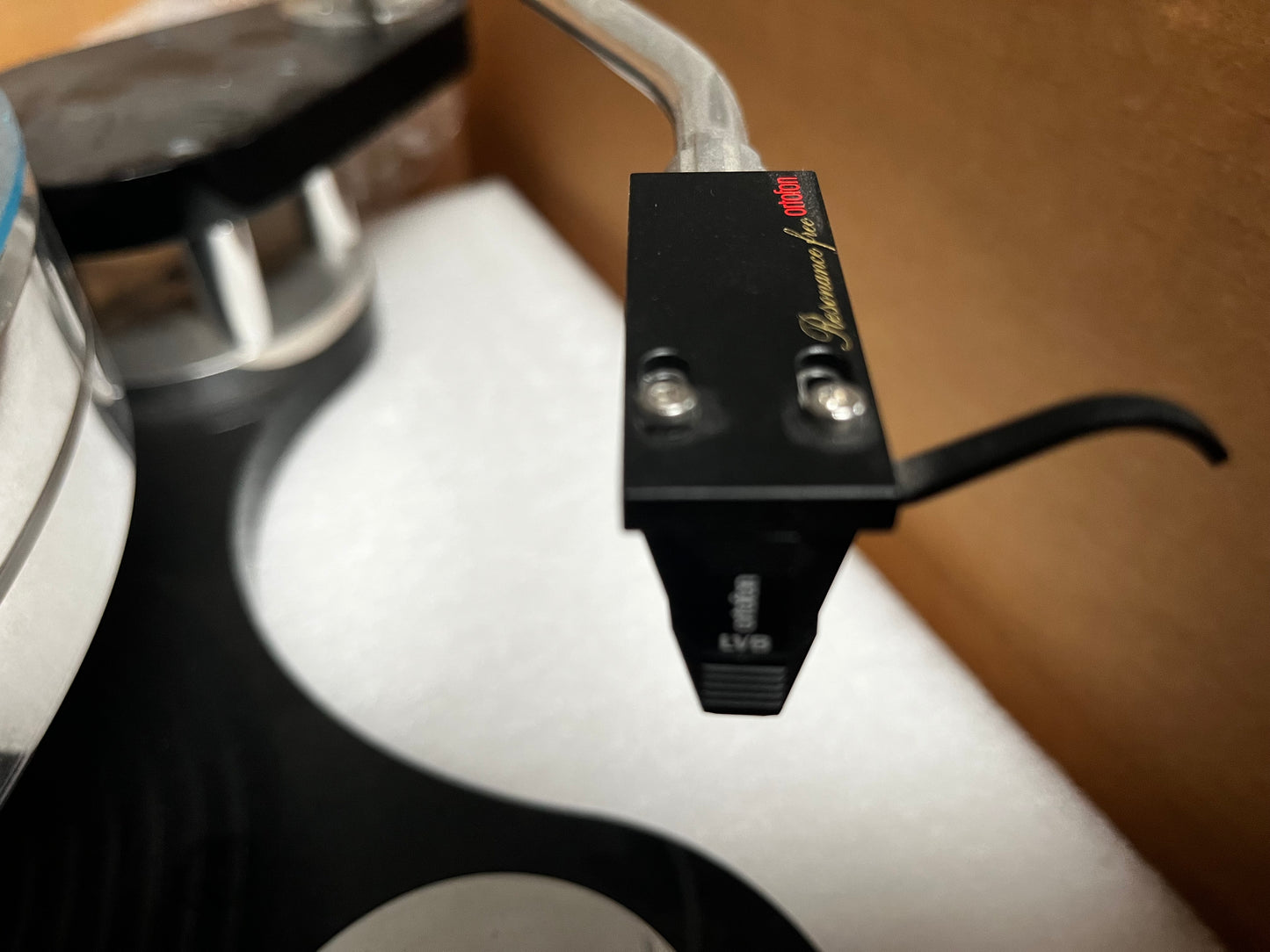 Transrotor Z1 Plattenspieler (mit konstanter Referenzstromversorgung) mit Ortofon AS-309S 12" Tonarm und Ortofon 2M Black LVB 250 Tonabnehmer