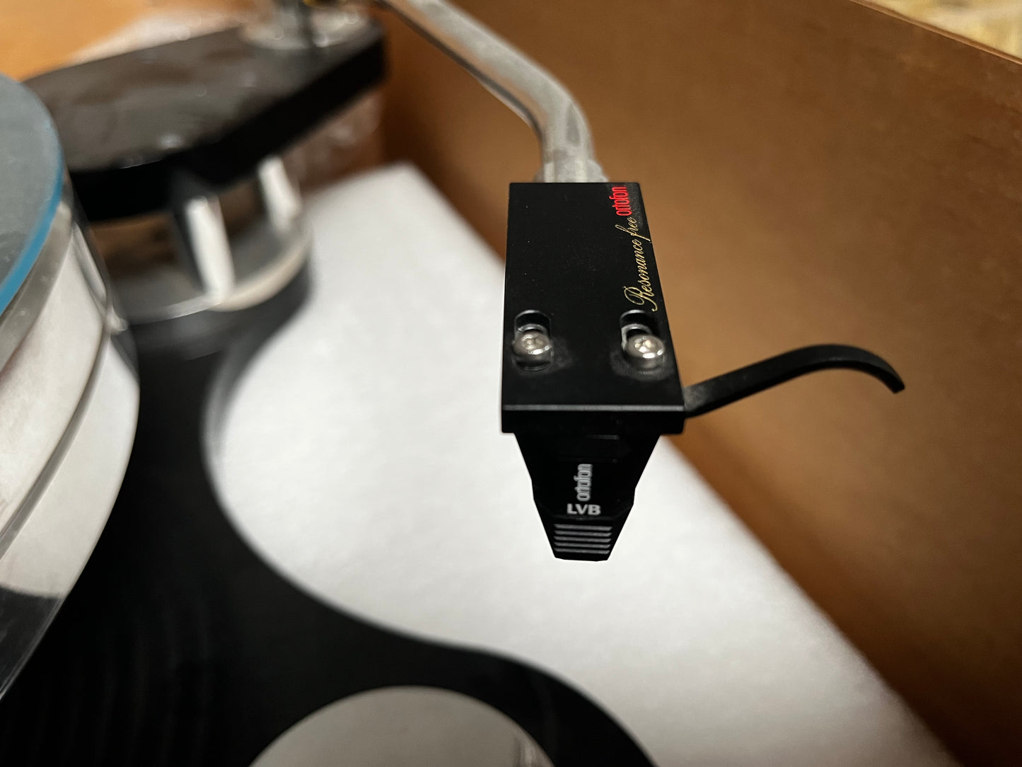 Transrotor Z1 Plattenspieler (mit konstanter Referenzstromversorgung) mit Ortofon AS-309S 12" Tonarm und Ortofon 2M Black LVB 250 Tonabnehmer