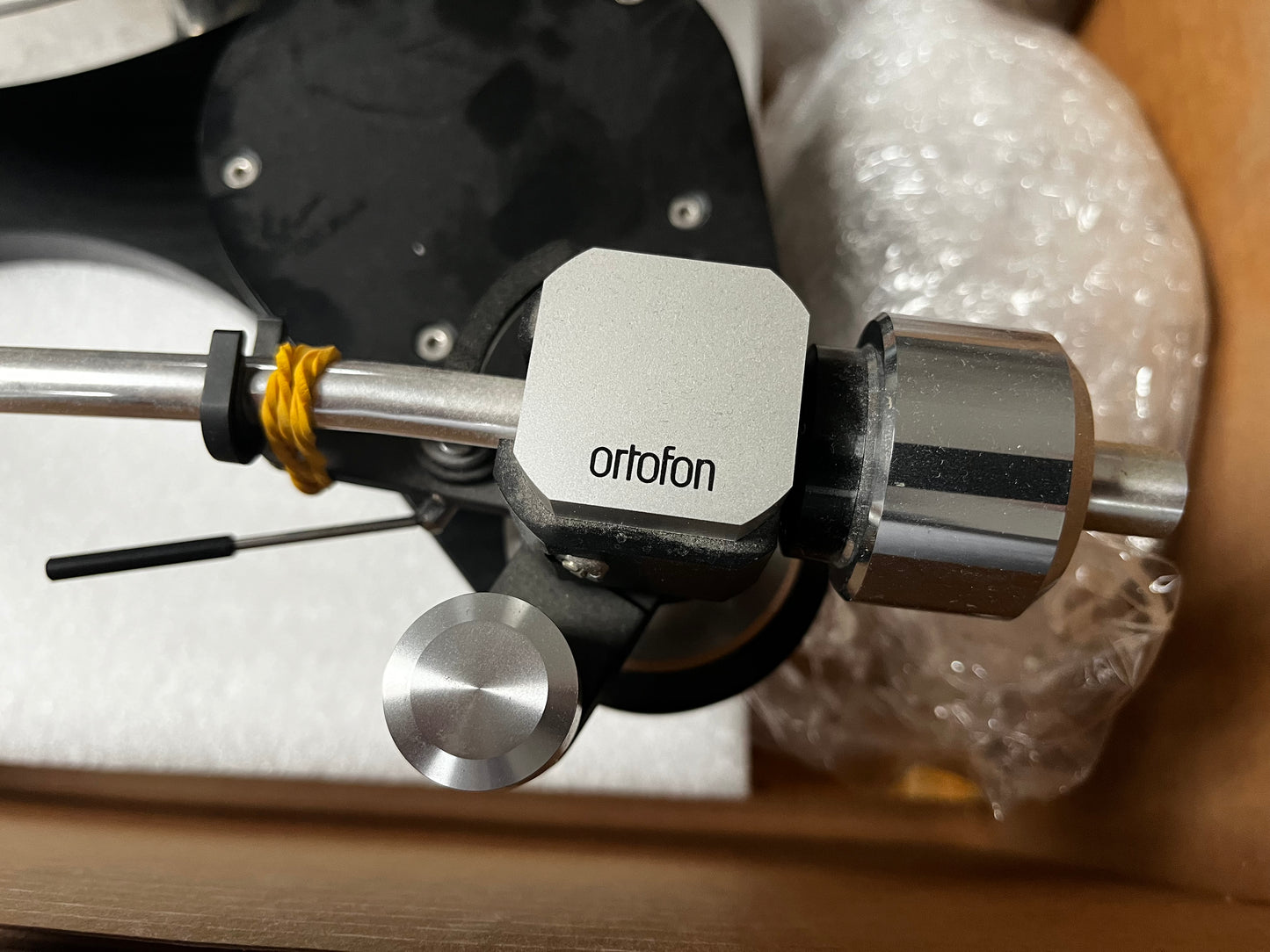 Transrotor Z1 Plattenspieler (mit konstanter Referenzstromversorgung) mit Ortofon AS-309S 12" Tonarm und Ortofon 2M Black LVB 250 Tonabnehmer