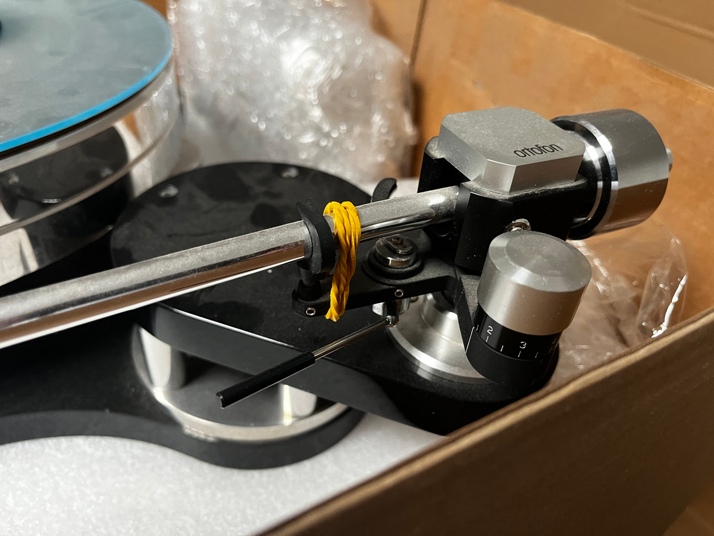 Transrotor Z1 Plattenspieler (mit konstanter Referenzstromversorgung) mit Ortofon AS-309S 12" Tonarm und Ortofon 2M Black LVB 250 Tonabnehmer