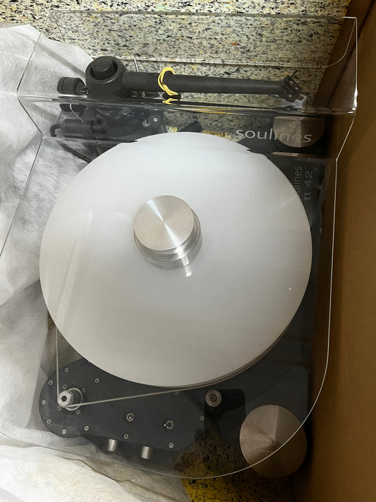 Absolutes High-End: Soulines TT42 Plattenspieler, Kuzma 4P9 Griff und Koetsu Blue Lace MC-Tonabnehmer