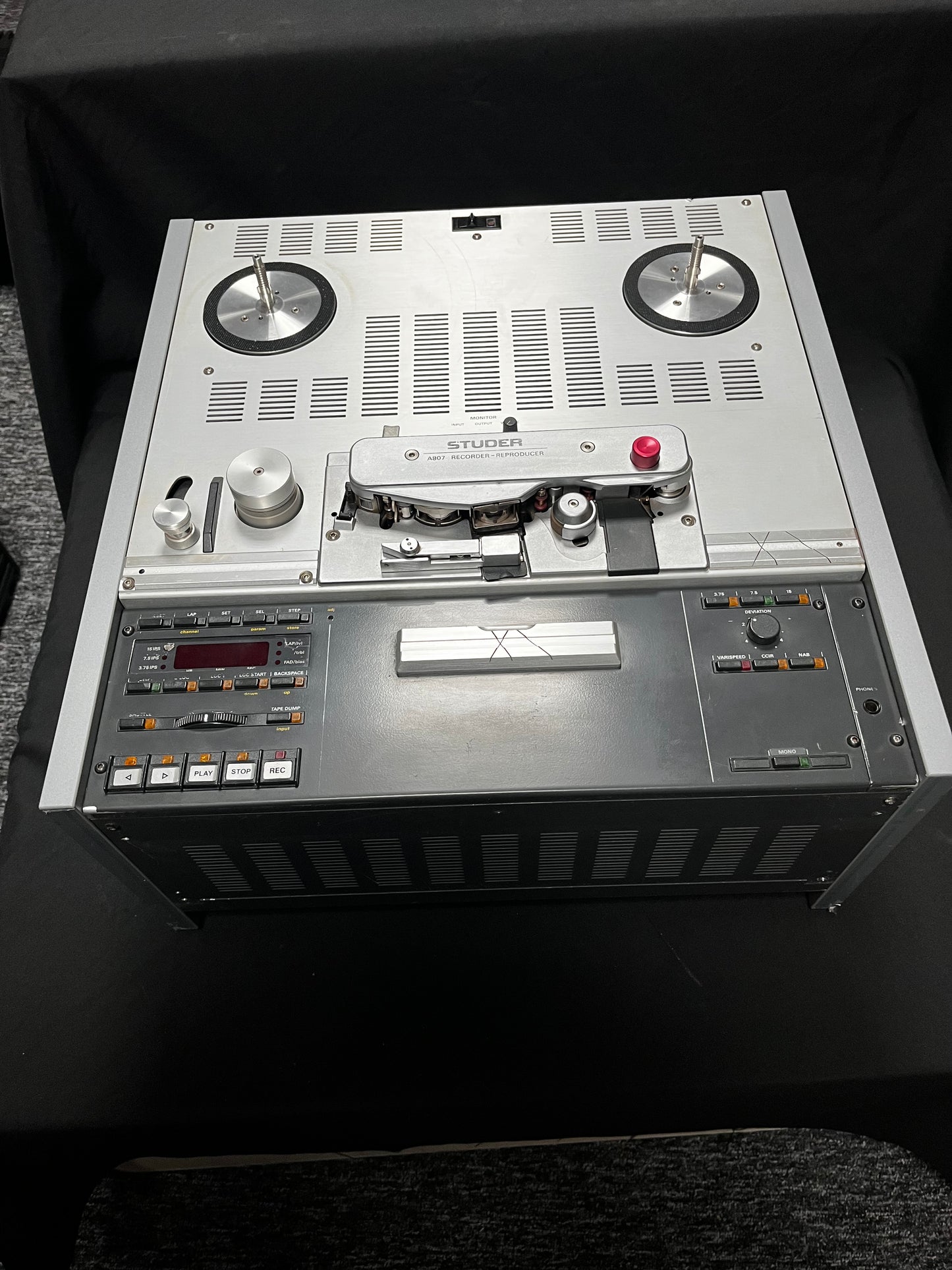 Studer A807 Tonbandgerät, vollständig restauriert, kalibriert und mit Nagravox-Teilen aufgerüstet