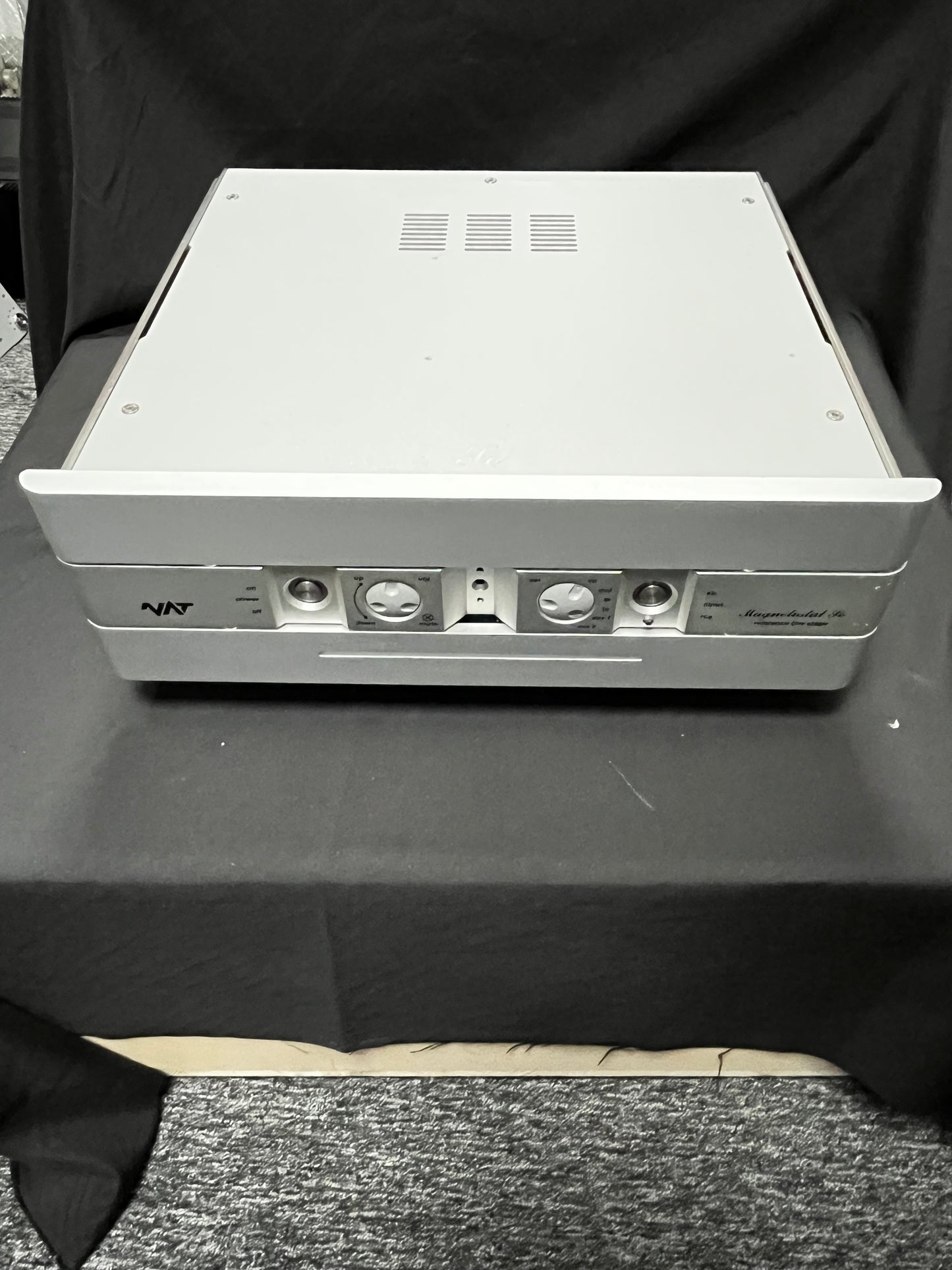 NAT Magnetostat SE-Vorverstärker im Pelikankoffer