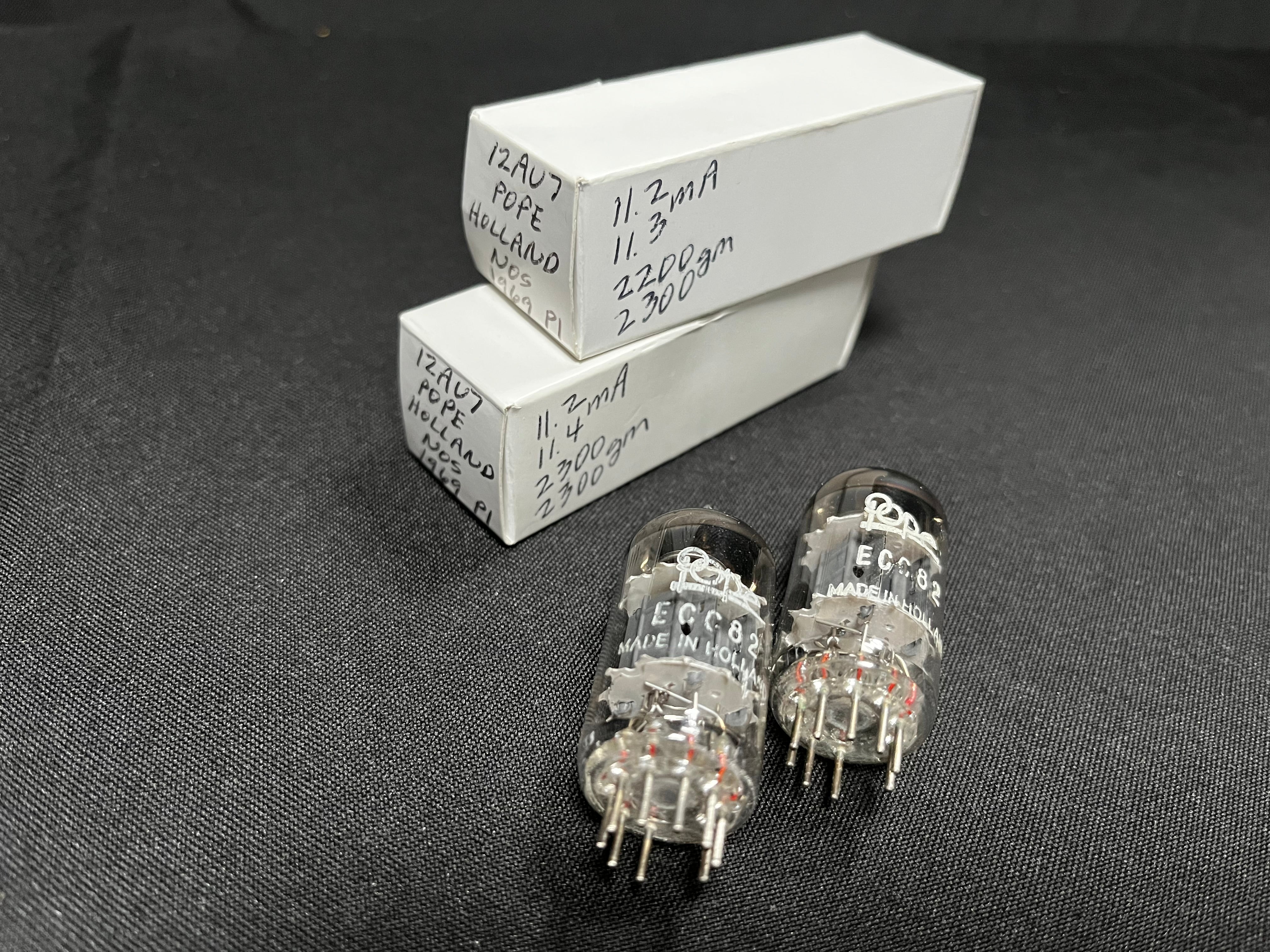 one pair RTC 12AU7 ECC82 tubes, made in England, code Gf2, tested NOS one pair RTC 12AU7 ECC82 tubes, made in England, code Gf2, tested NOS