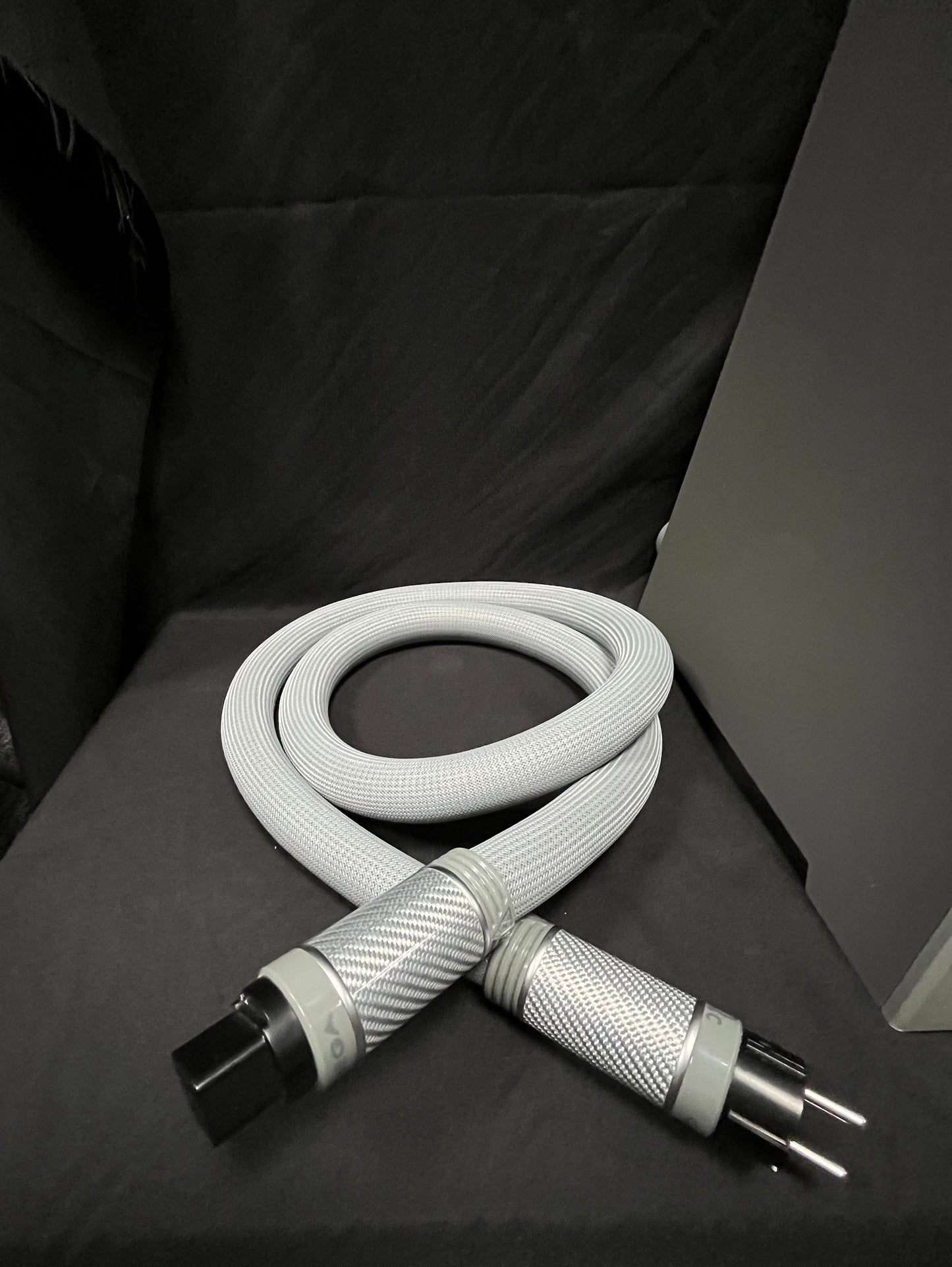 Shunyata Everest 8000 und zugehöriges Omega XC-Kabel